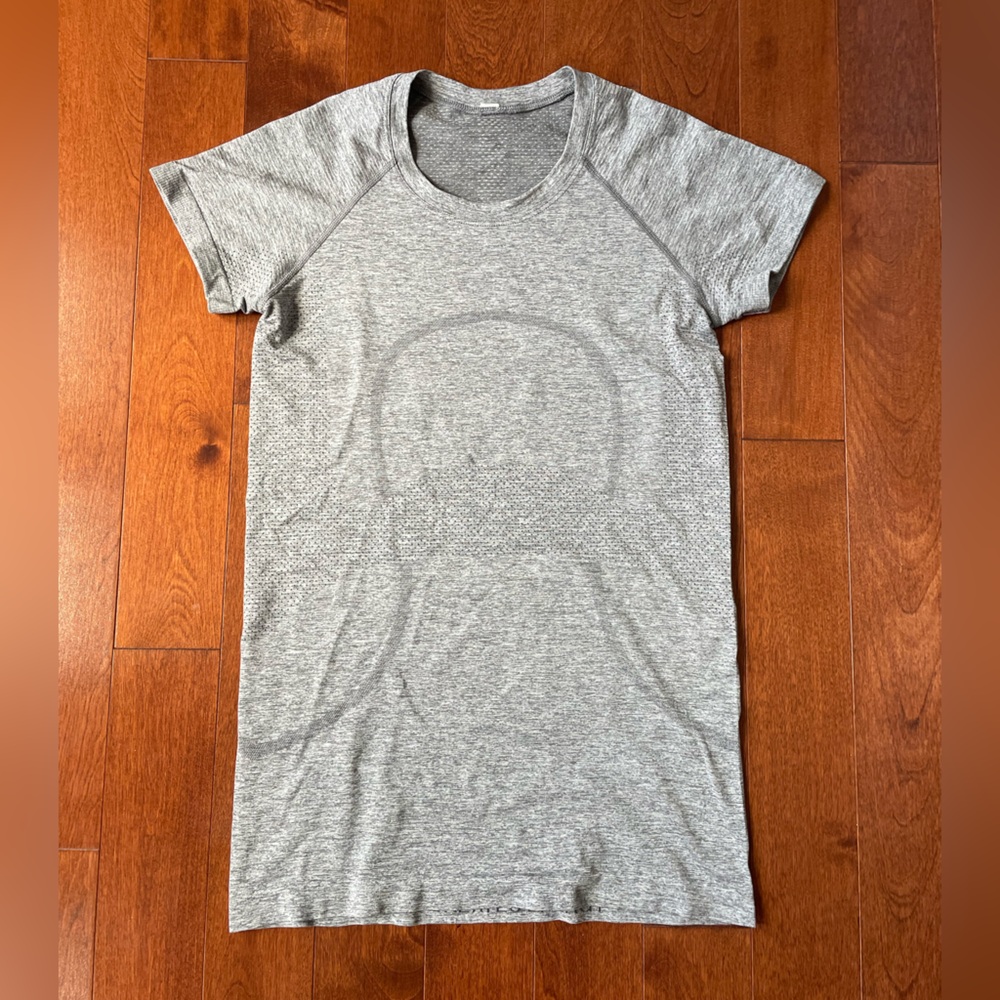 Lululemon grey short sleeve athletic shirt